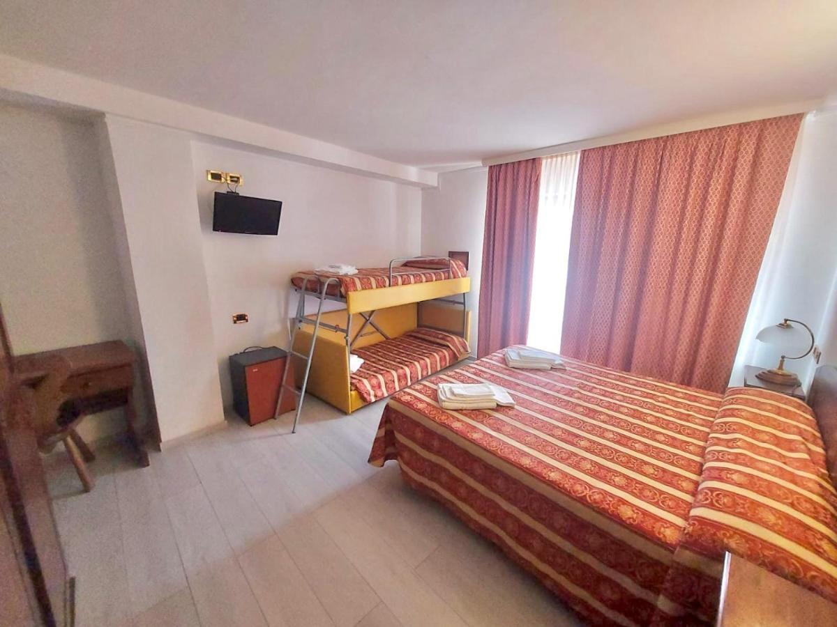 Hg Hotel Italia Брусон Екстериор снимка